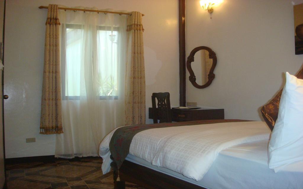 Padre Burgos Castle Resort Surigao Exterior foto